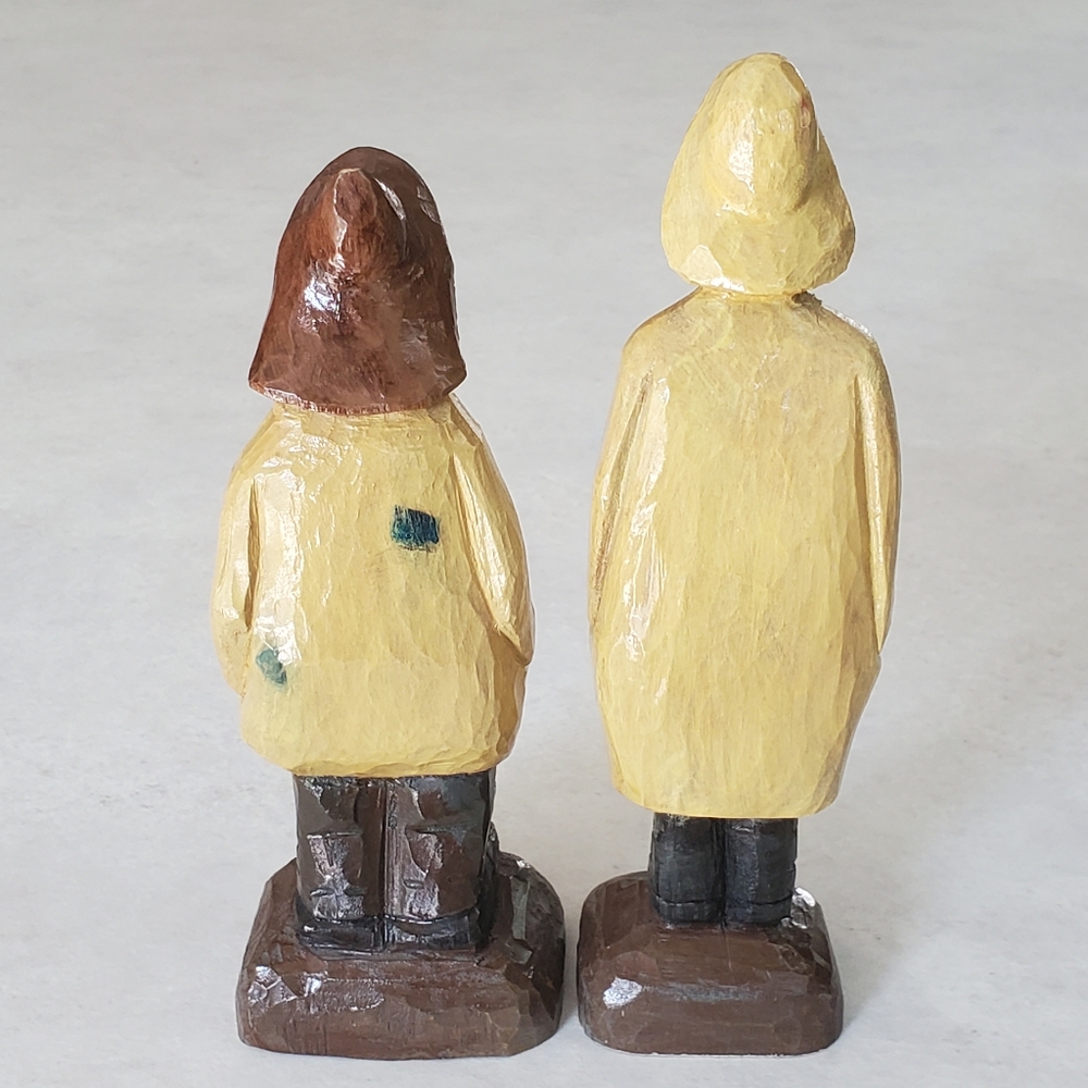 Pair of Handcarved Handpainted Wood Fisherman Signed and Dated Vintage - Picture 4 of 9